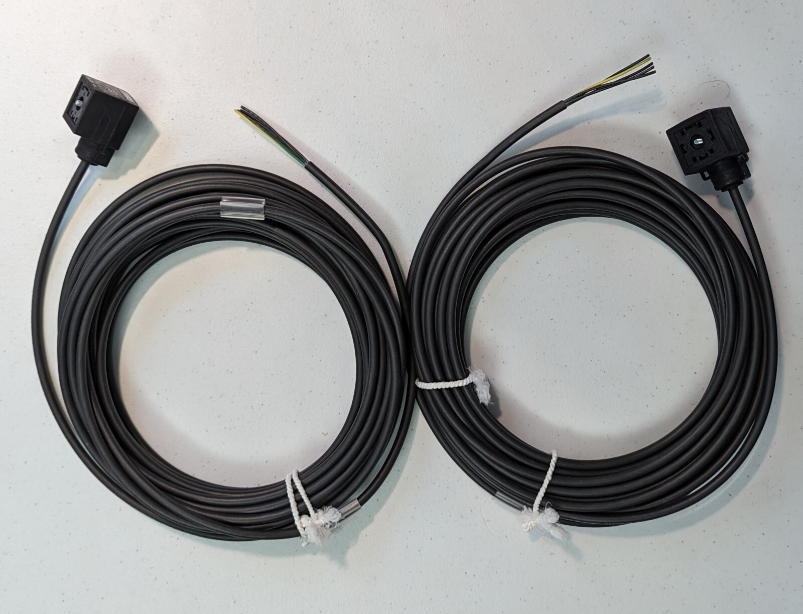 Phoenix Contact 1435111 SAC-5P-10 0-PUR/AD-2L Valve Cordset, 18MM DIN Type AD