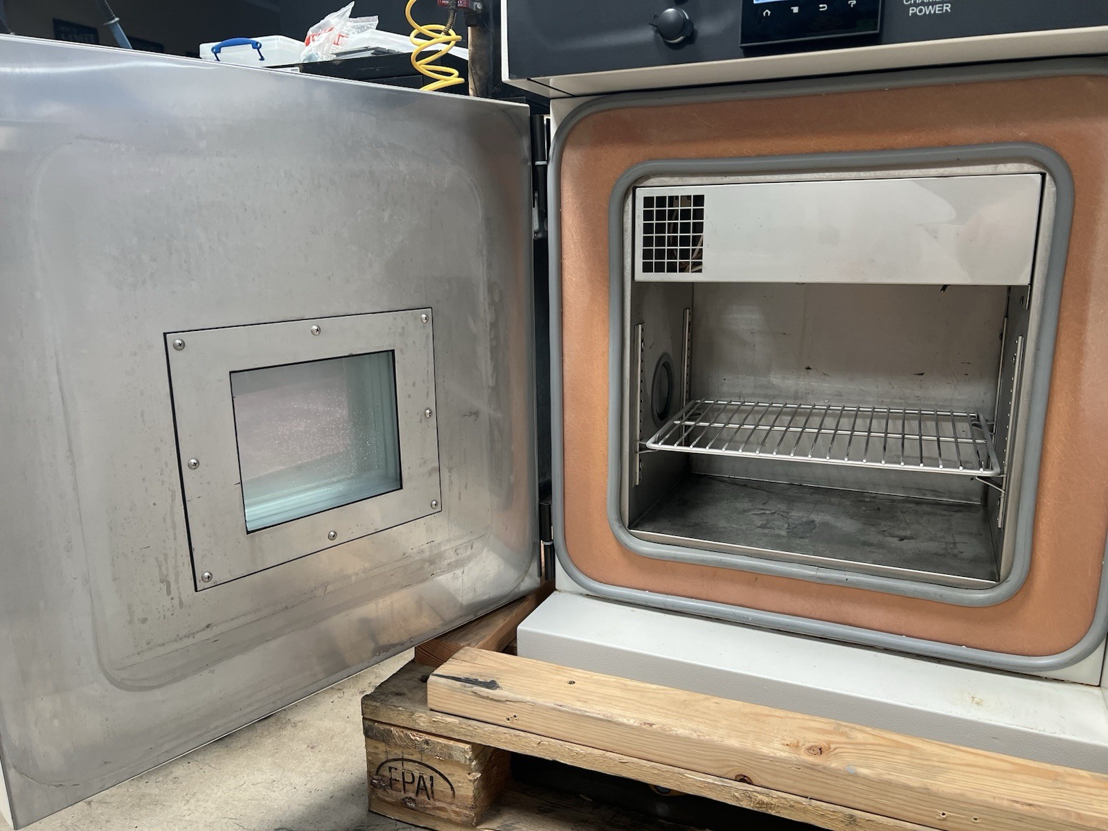 Tenney Jr -75° to 200°C Thermal Chamber 16Wx11Dx12H” ***Watlow F4T Controller***