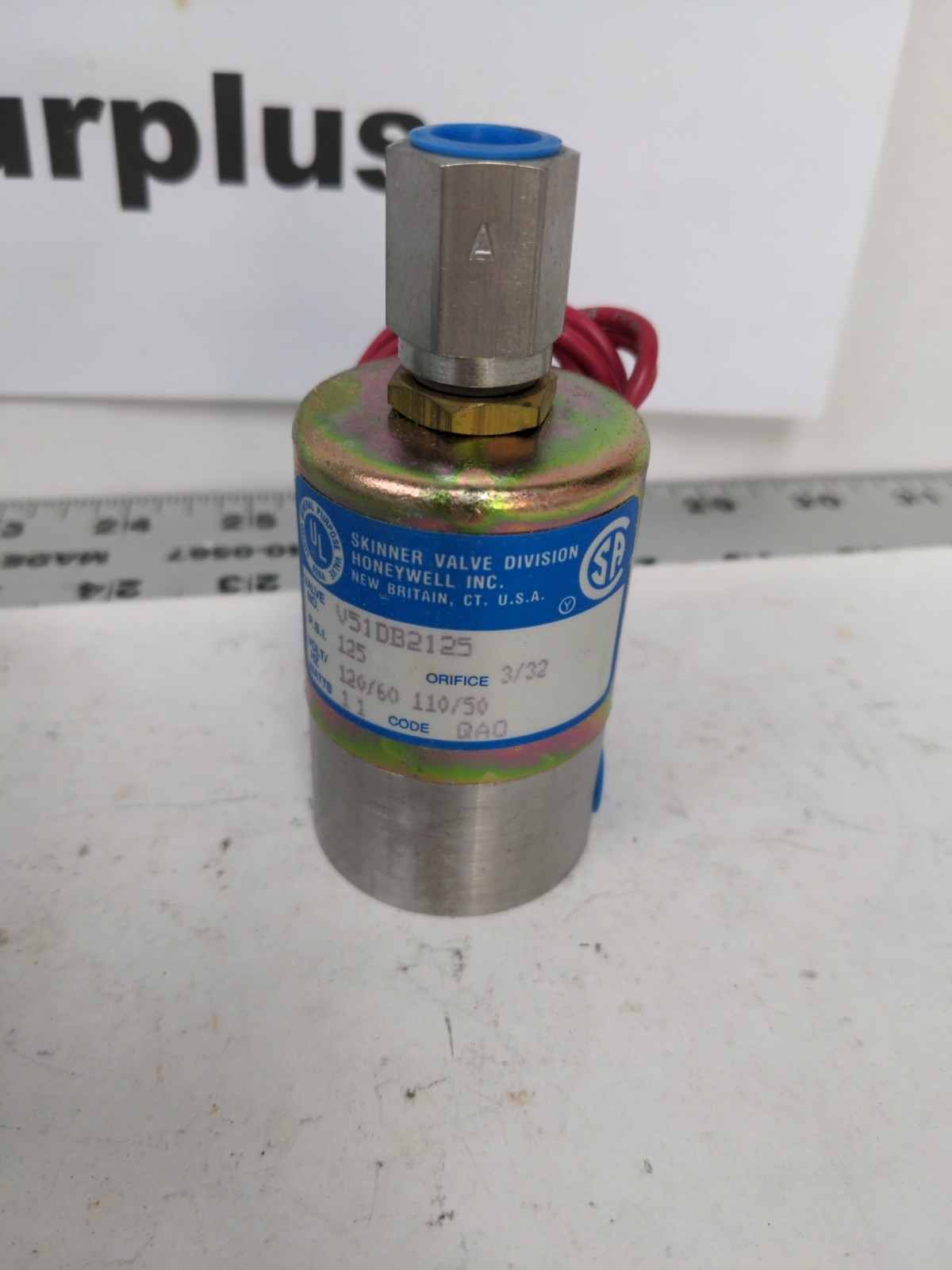 HONEYWELL SKINNER VALVE V51DB2125 NIB