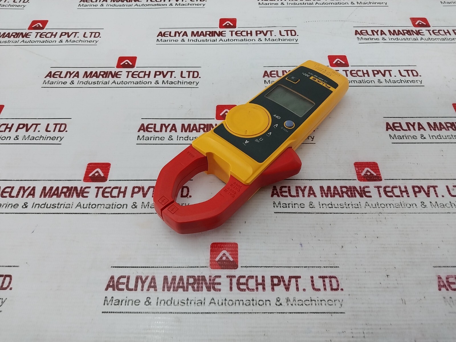 FLUKE 302+ Digital Clamp Meter CAT III 600V CAT IV 300V 46734671MV