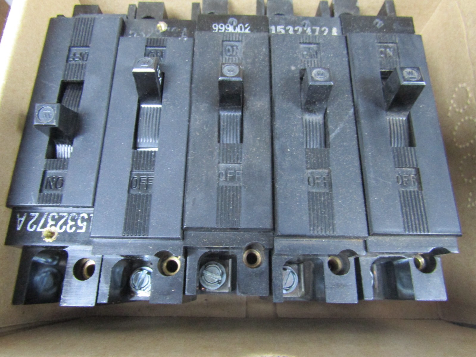🔥 NEW CUTLER HAMMER 15 AMP CIRCUIT BREAKER SINGLE POLE 120 VAC 1P E1015 E1015R