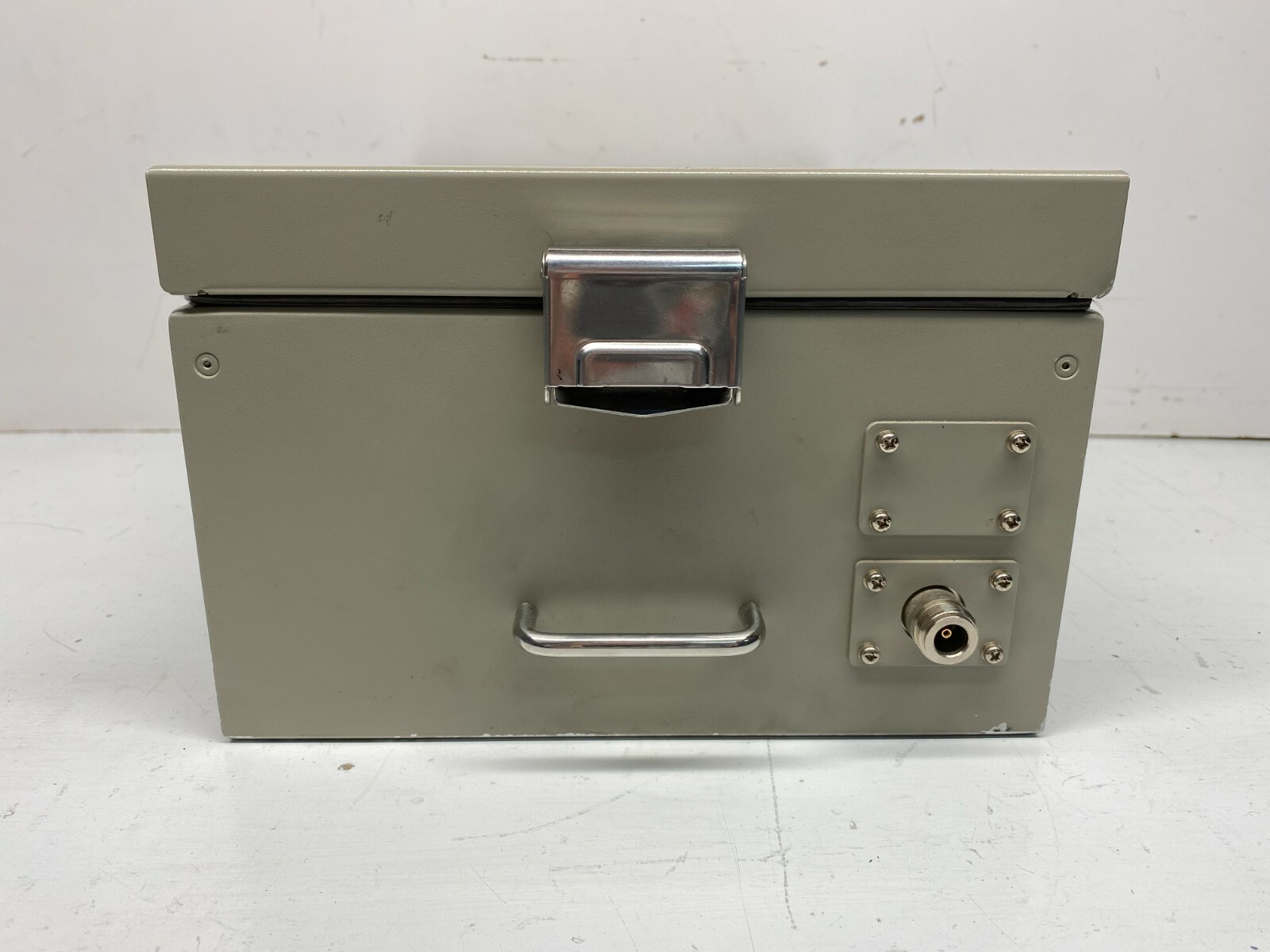 JAPAN RADIO COMPANY NFG-235 SHEILD CASE w/ ANTENNA COUPLER
