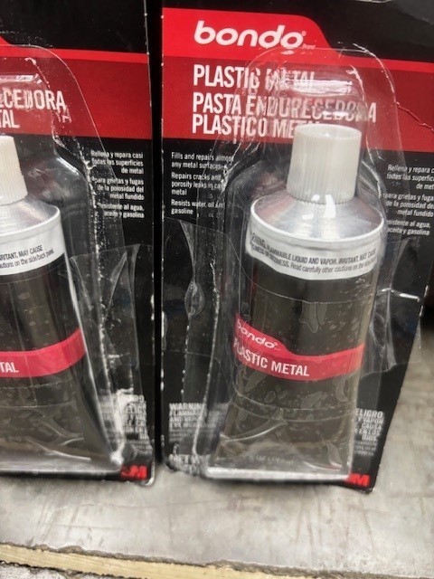 (2 TUBES ) New 3M Bondo Plastic Metal 901 @ 5OZ. EACH TUBE