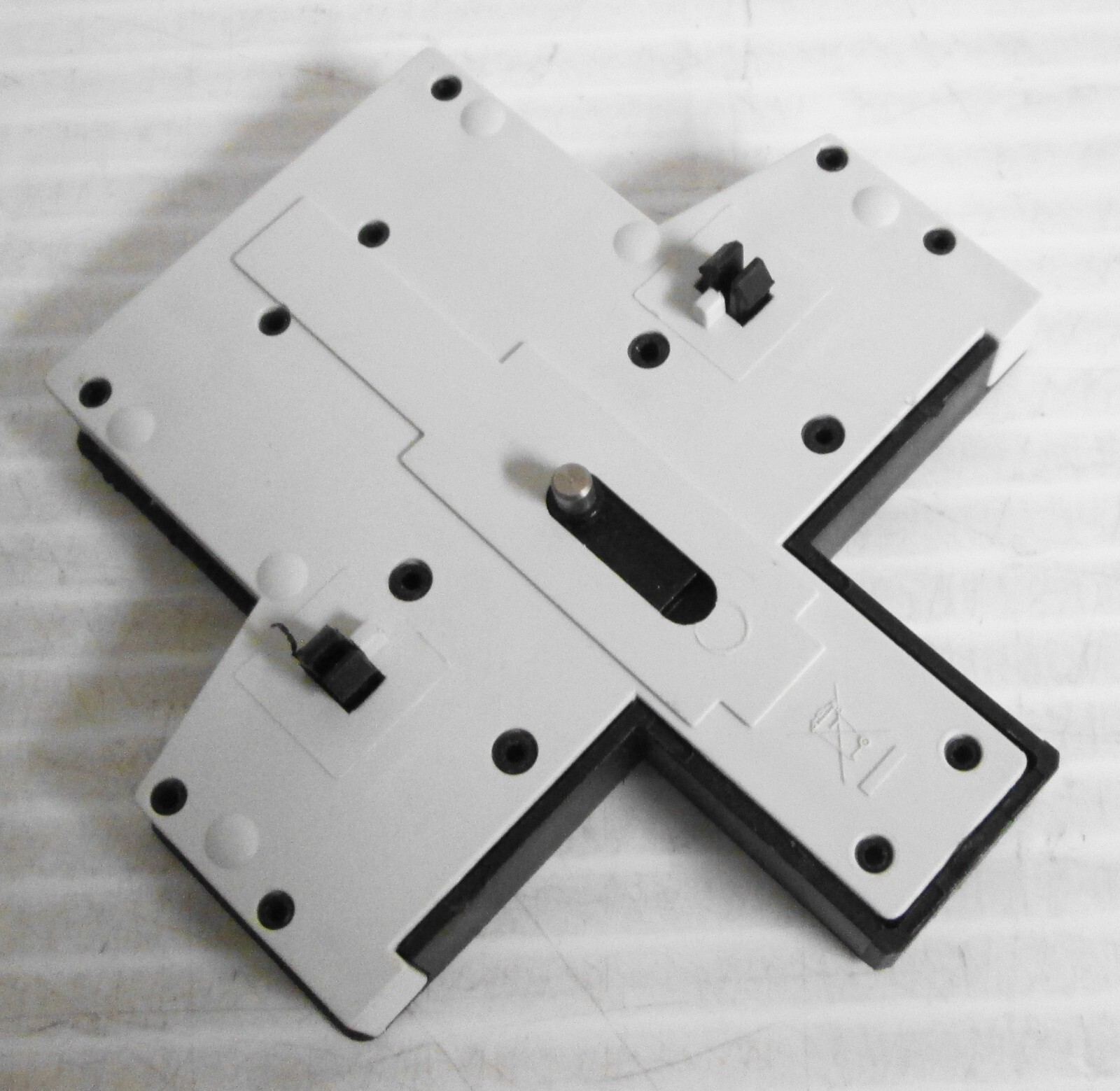 Eaton DIL M32-XHI11-S XTCEXSCC11 Auxiliary Contact Module 600vAC Max 15A 250VDC