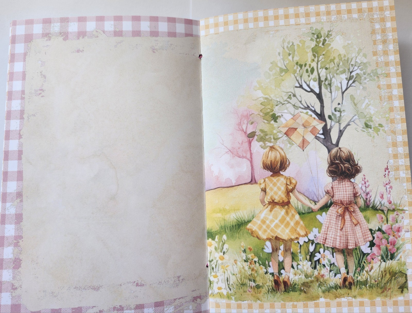 Junk Journal Booklet «COUNTRY GINGHAM» Farmhouse Cards, Pockets Ephemera 40Pg