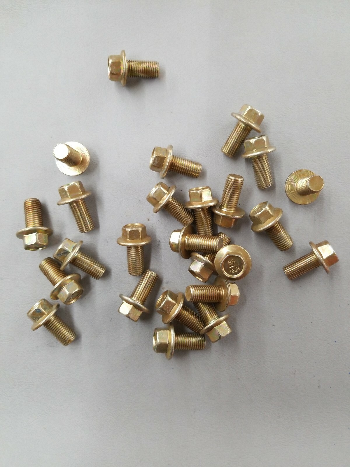 (25) pcs)Hex Bolts m10x1.25×20 Grade 8.8 (New) 8408-020