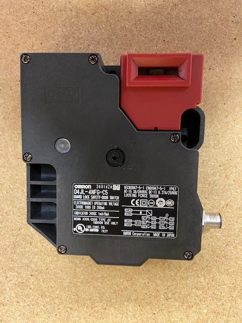 Omron Electromagnetic Lock/Safety Door Switch D4JL-4NFG-C5-New in Box
