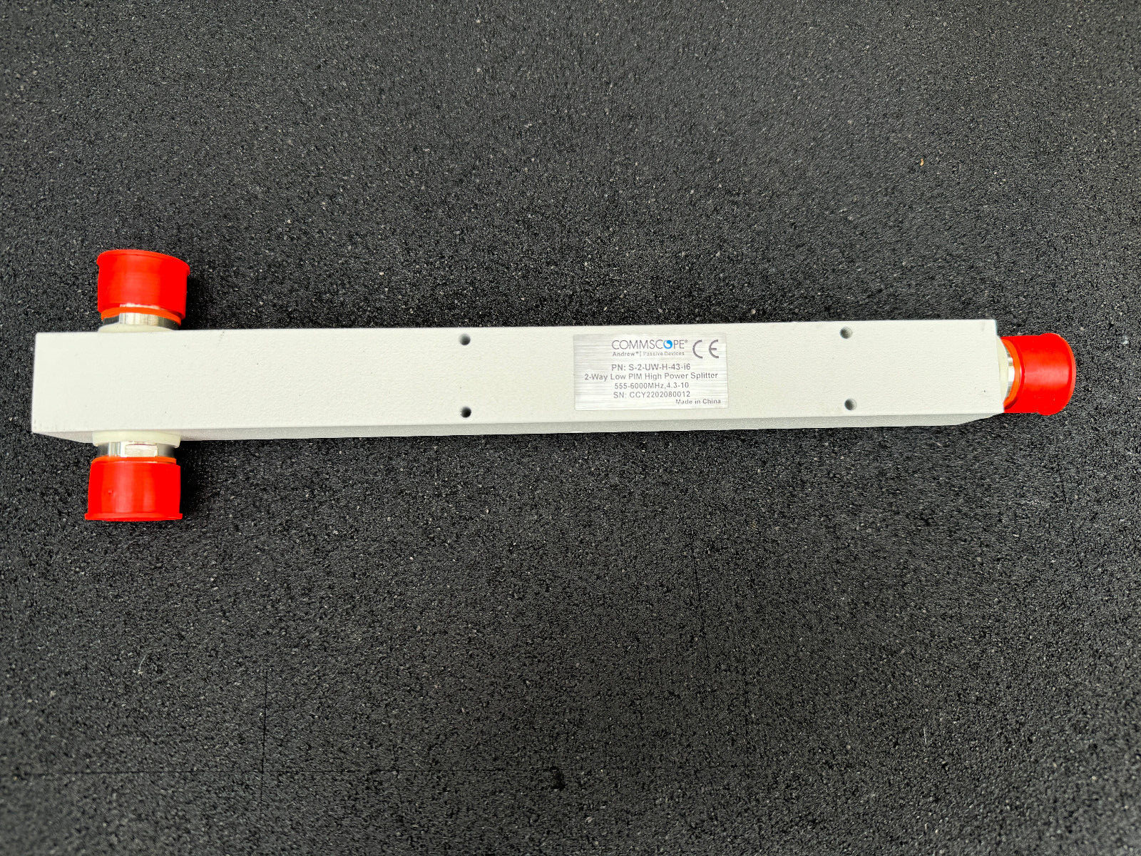 COMMSCOPE S-2-UW-H-43-I6 555-6000MHz 300W Low PIM 2-Way Reactive Splitter