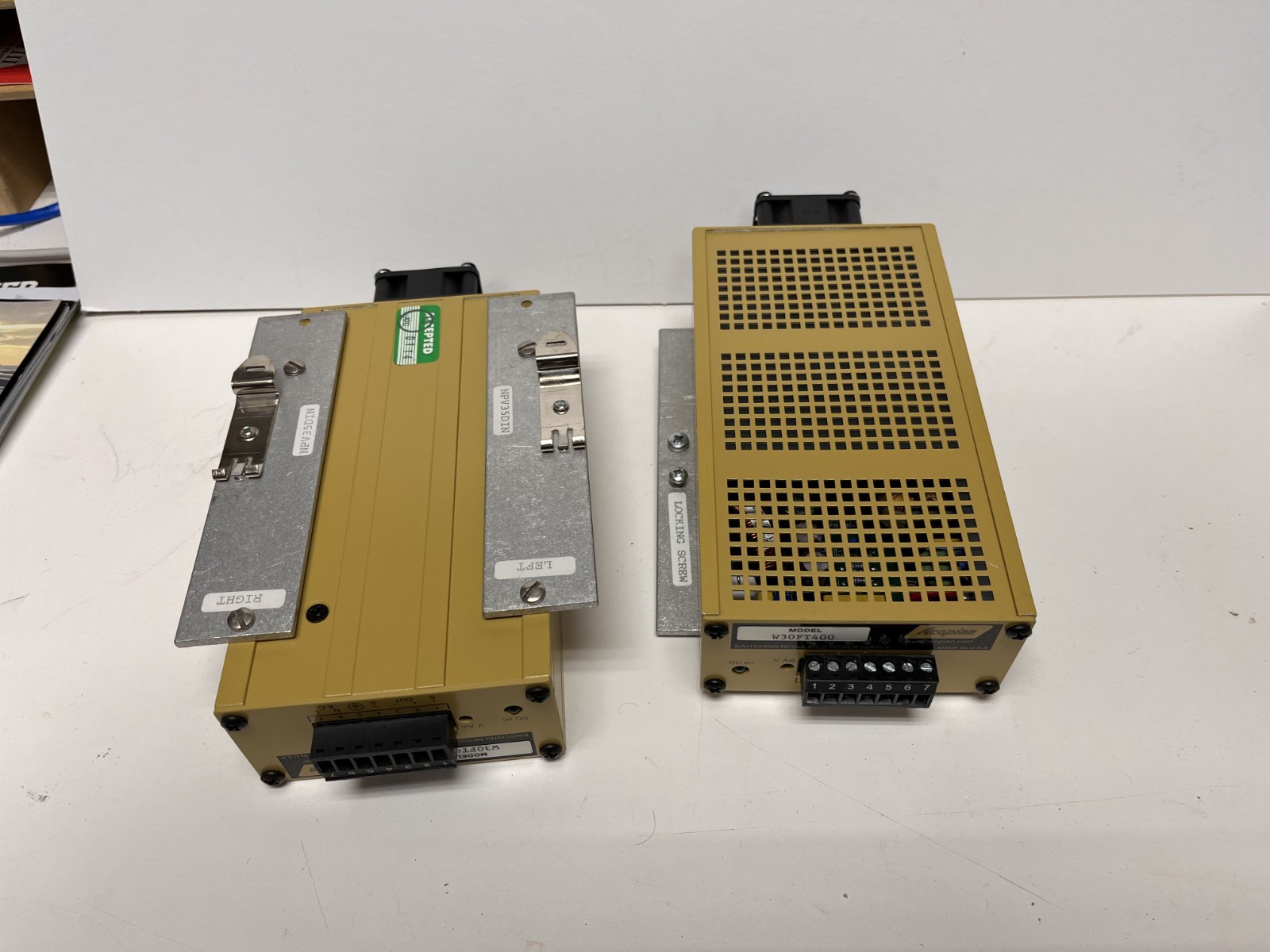 Acopian W30FT400 Regulated 30VDC 4A Power Supply (AC or DC Input) Narrow Prof.