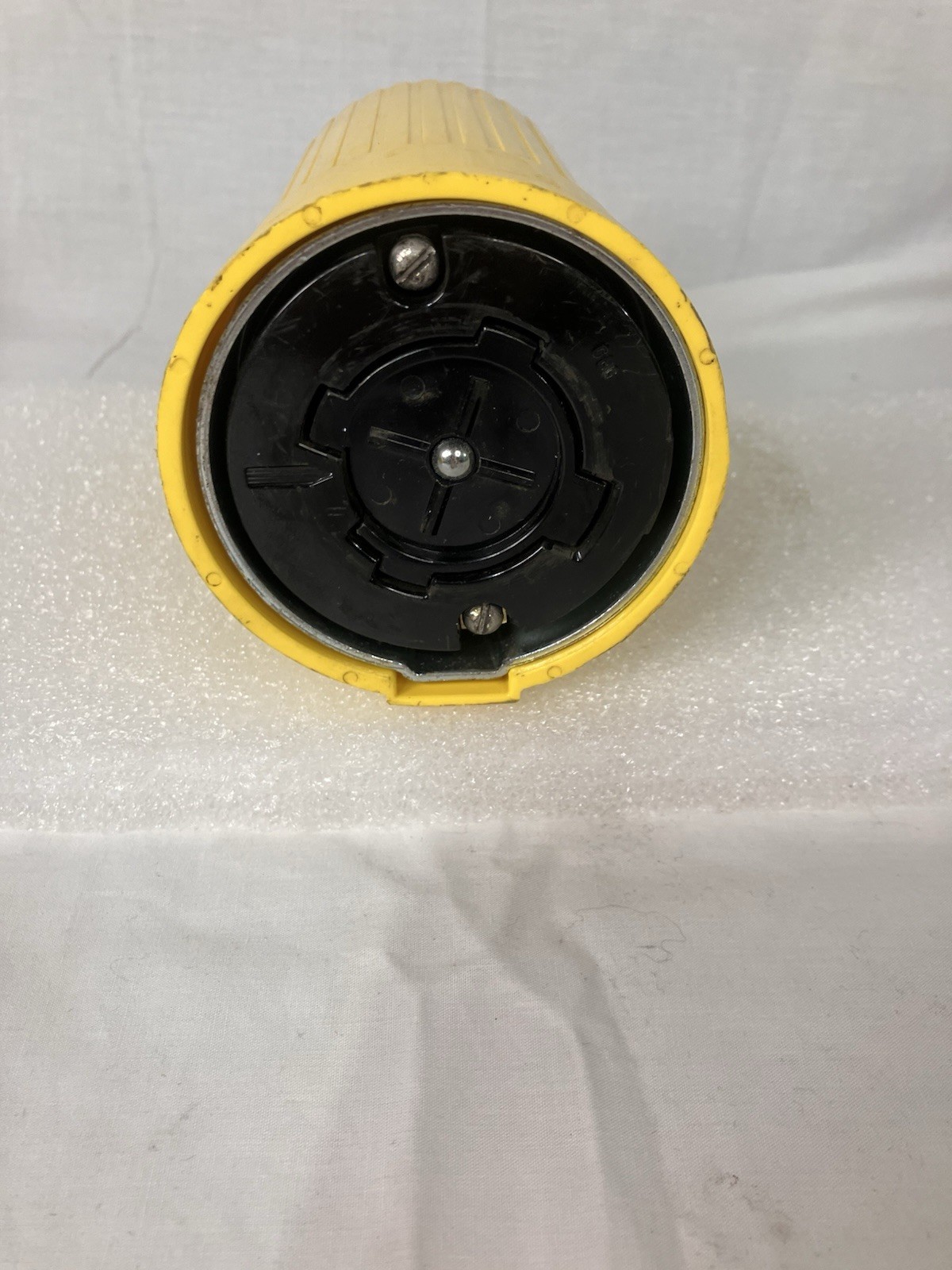 ✅✅Hubbell HBL26418 Hubbellock Connector 3 Pole 60 Amp 600V Female Connector