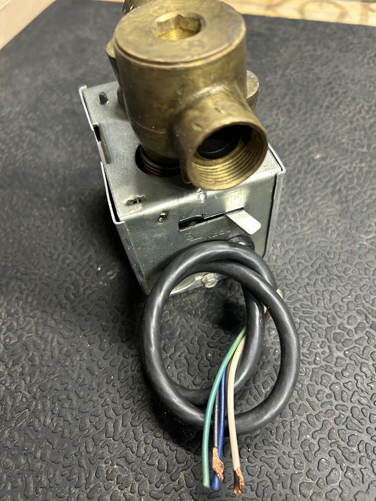 Erie AG13A02A POP TOP ACTUATOR Valve 2 Position 1/2 Normally Closed 24V Tested