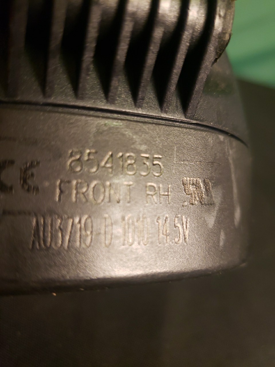 8541835 AU3719 D 1010 14.5v WORKLIGHT FRONT RH