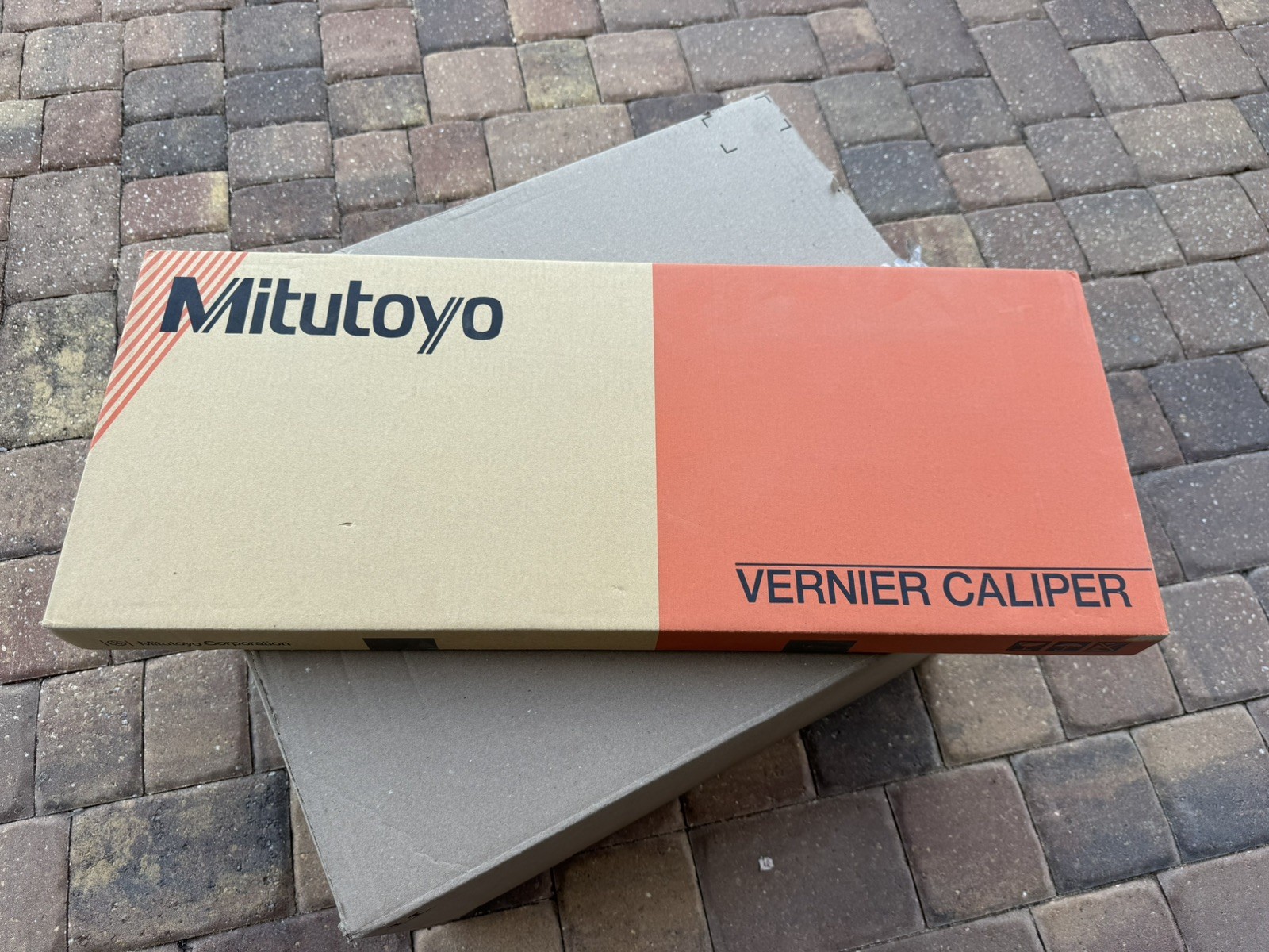 Mitutoyo 534-118 Vernier Caliper, Steel Nib Style, Long Jaw 0-20″ Range, 0.003″