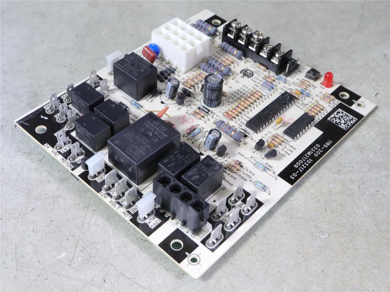 LENNOX 1195-200 Furnace Control Circuit Board 103217-03