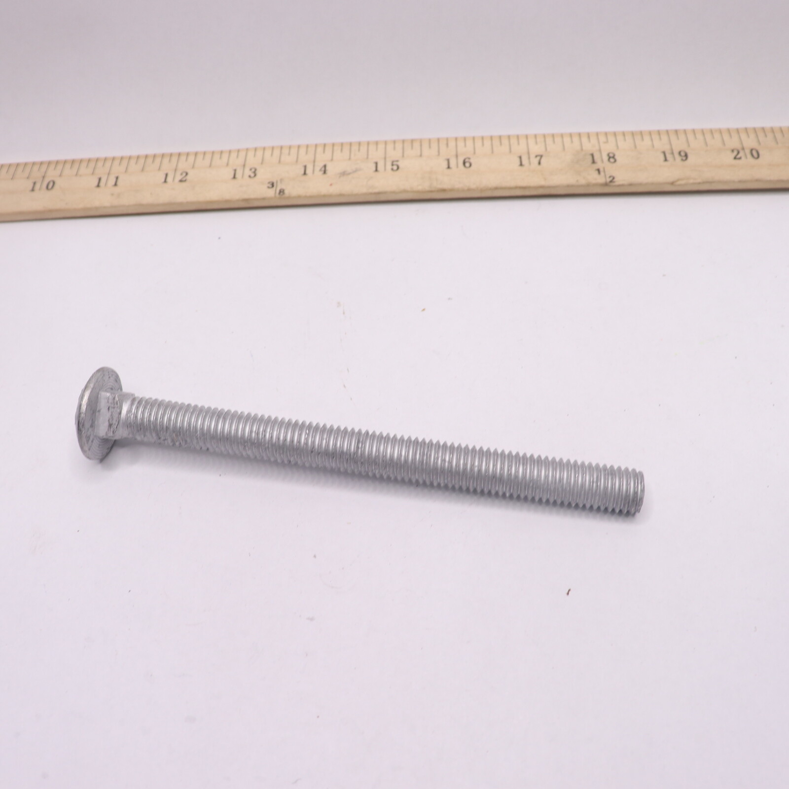 Hillman Carriage Bolt Galvanized 1/2″ x 6″ 812626