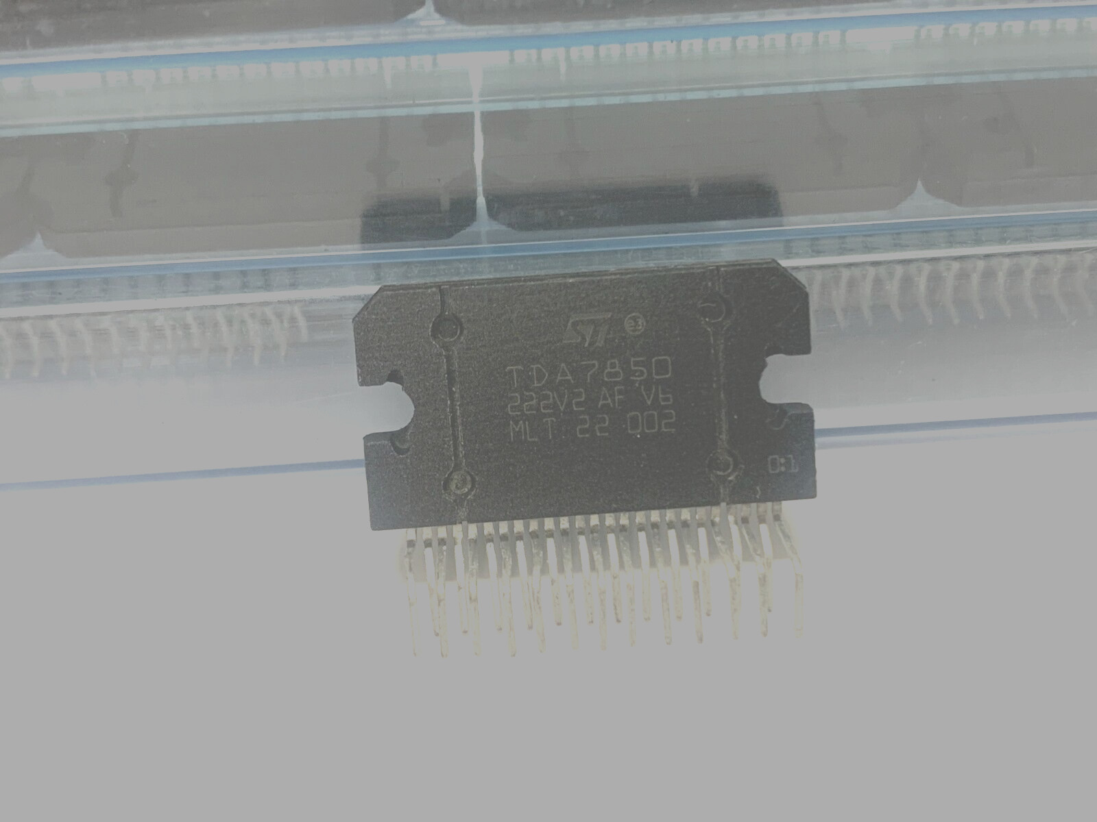 5 Pieces TDA7850 Audio Amplifiers 4 x 50 W Original ST STMicroelectronics