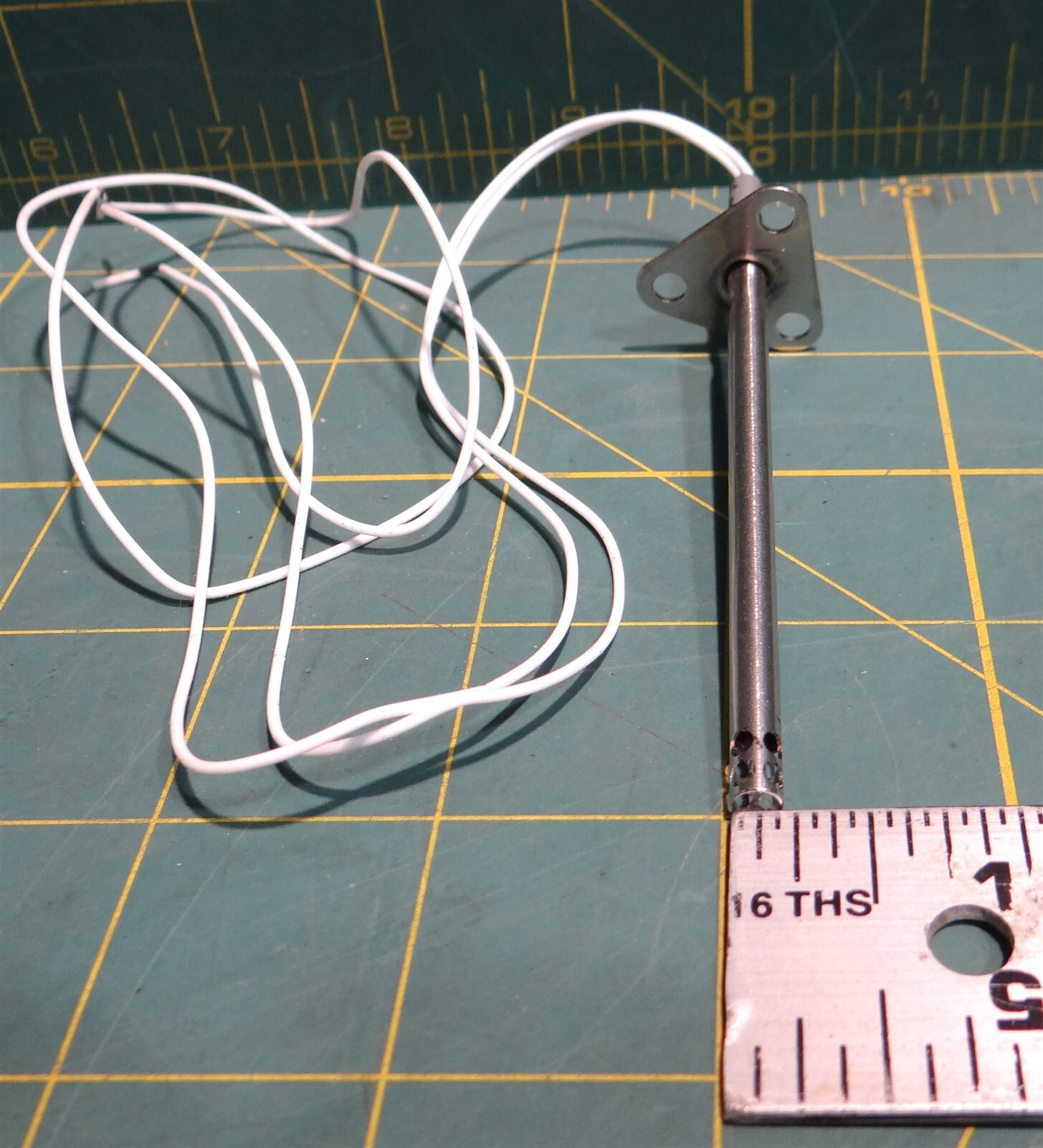 Temperature Element 0-200°F 0-40 psi NSN 6660-01-138-2195 P/N: 13221E9082