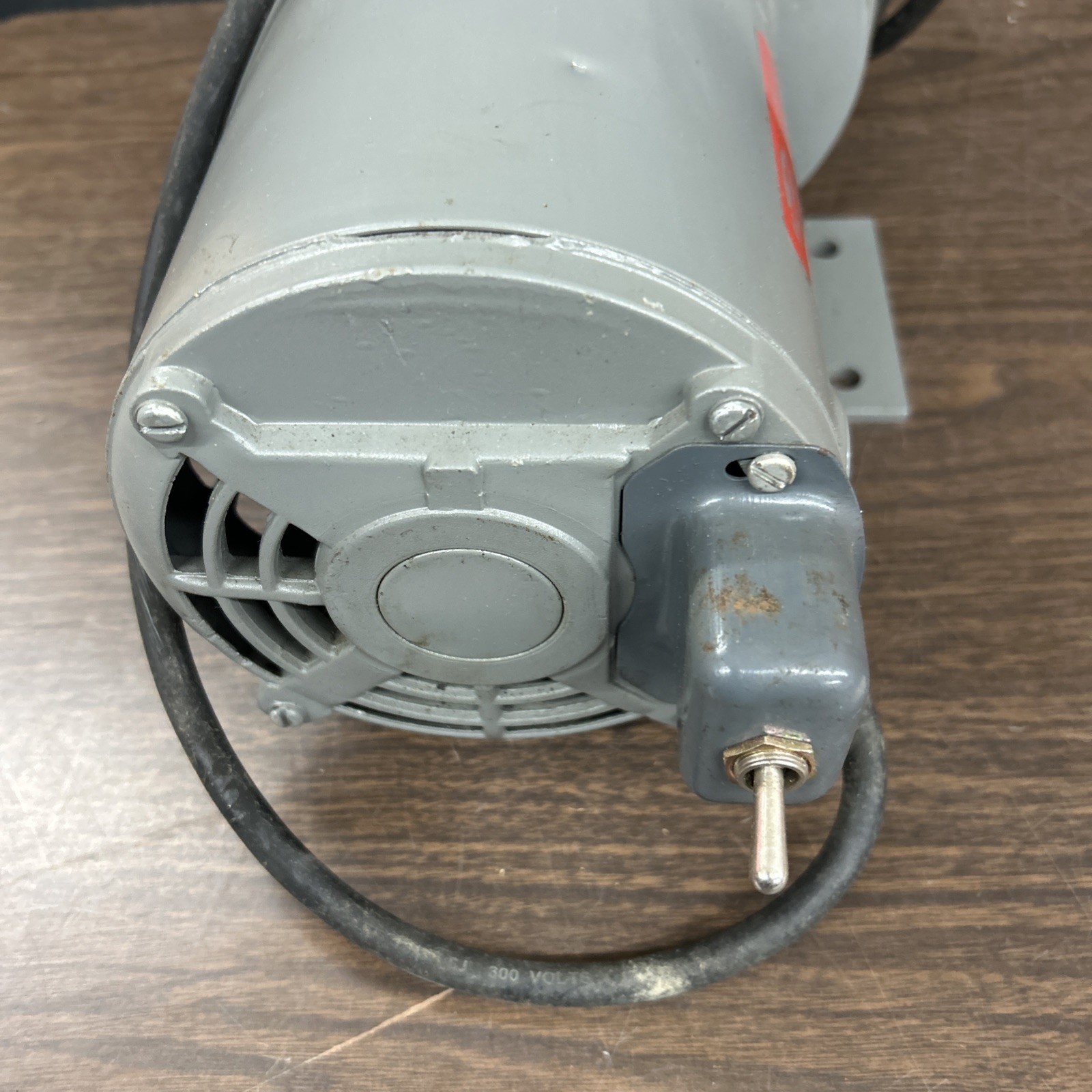 Dayton Gearmotor Model 5K940, 60RPM, 1/4Hp Ratio 29:1, 60Hz