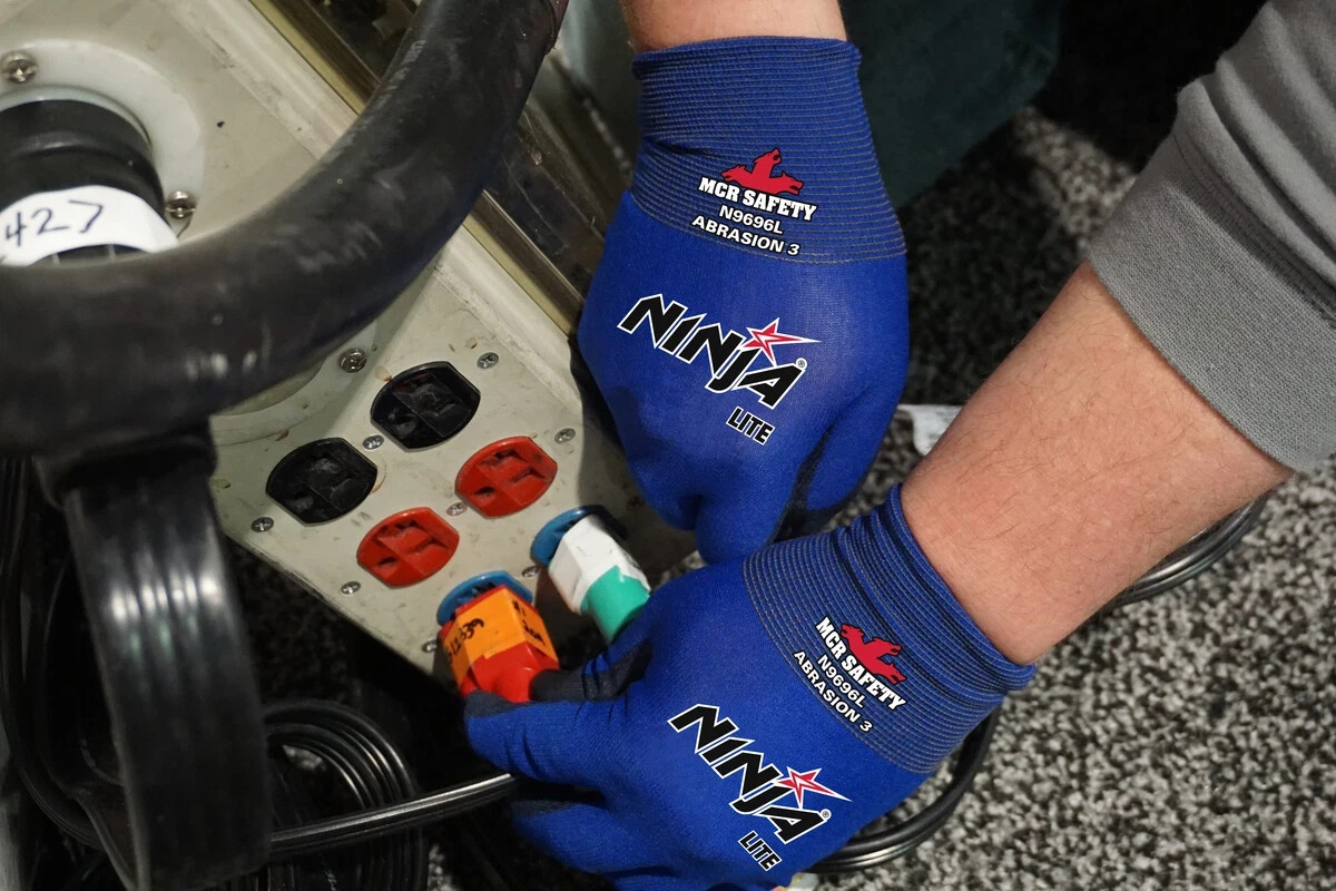 Med/8 MCR SAFETY NINJA LITE POLYURETHANE COATED WORK GLOVES (1 DOZEN/12 PAIR) M
