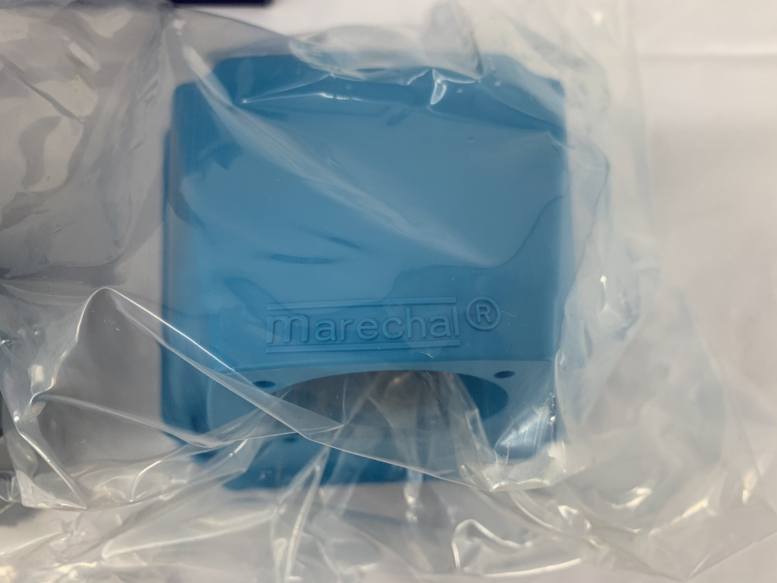 Meltric 711C7N10 70-Degree Blue Polyester Poly Box Angle Adapter Size 1 1″ NPT