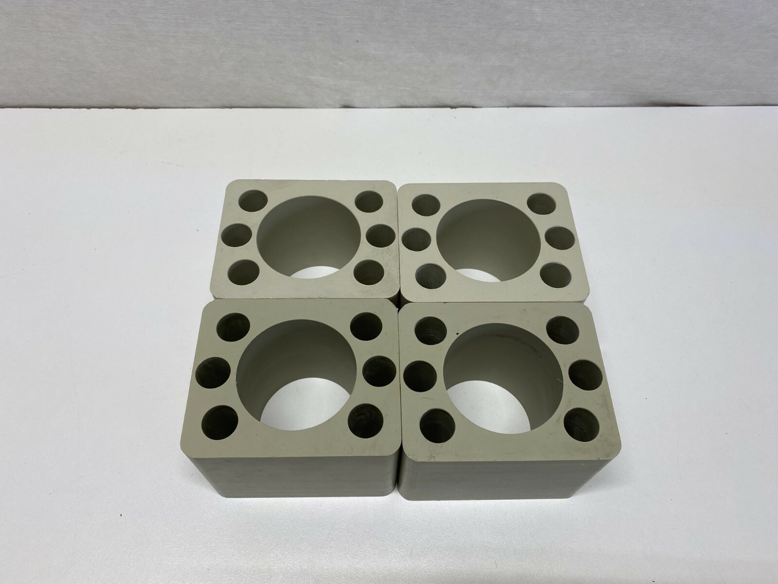J12: Set of 4 CENTRIFUGE SWING ROTOR BUCKET ADAPTER