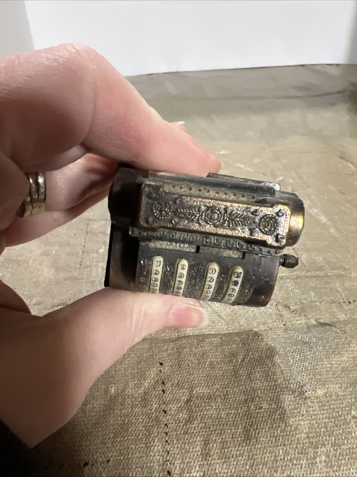 Vintage Metal Pencil Sharpener Old Fashioned National Cash Register 2″ Hong Kong