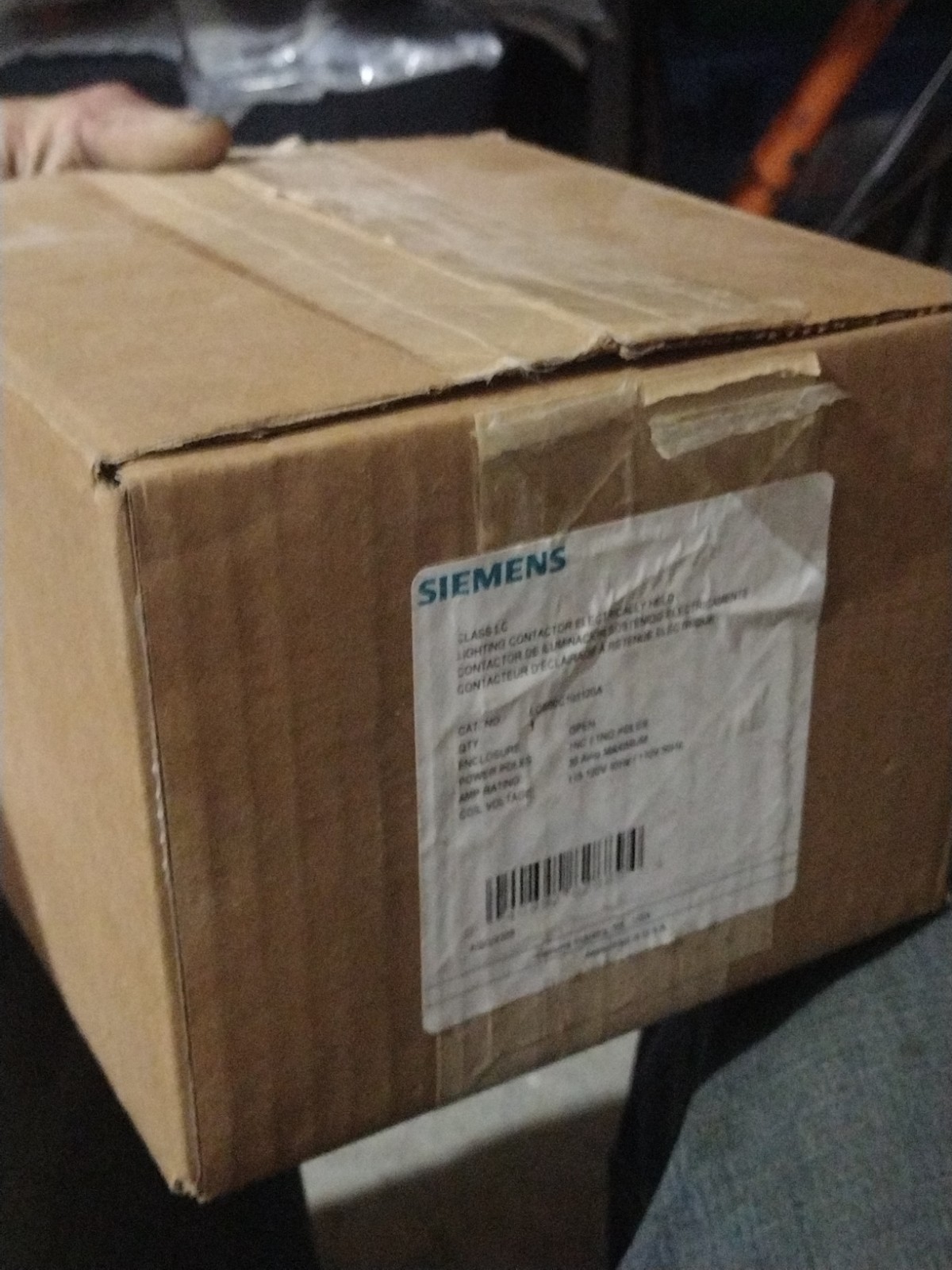 Siemens Electrically Held Lighting Contactor LCE00C101120A 30A 115-120V 2P DIN