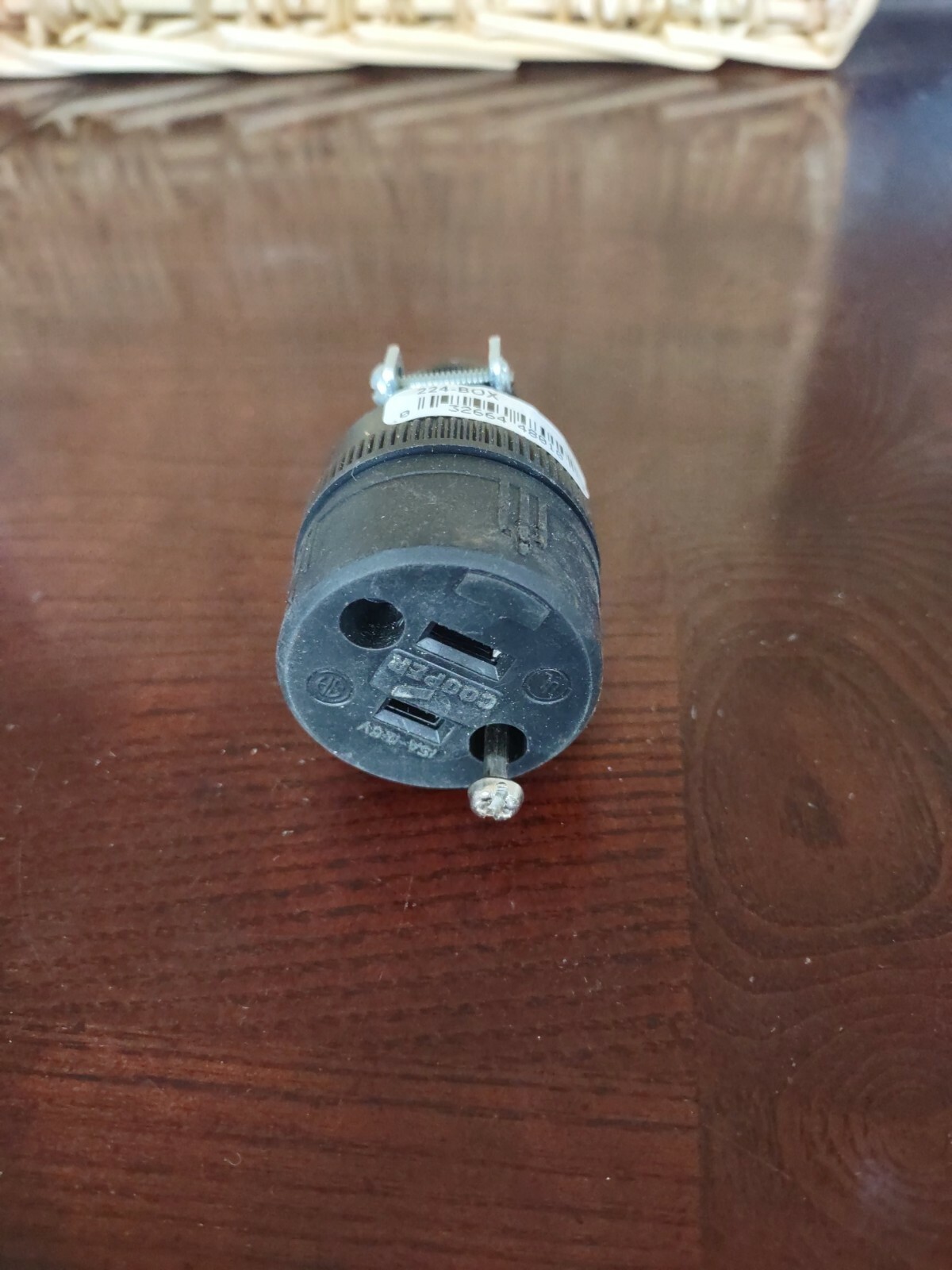 Eagle Thermoplastic Straight Blade Rubber Connector 15A 125V NEMA 1-15R Bulk 224