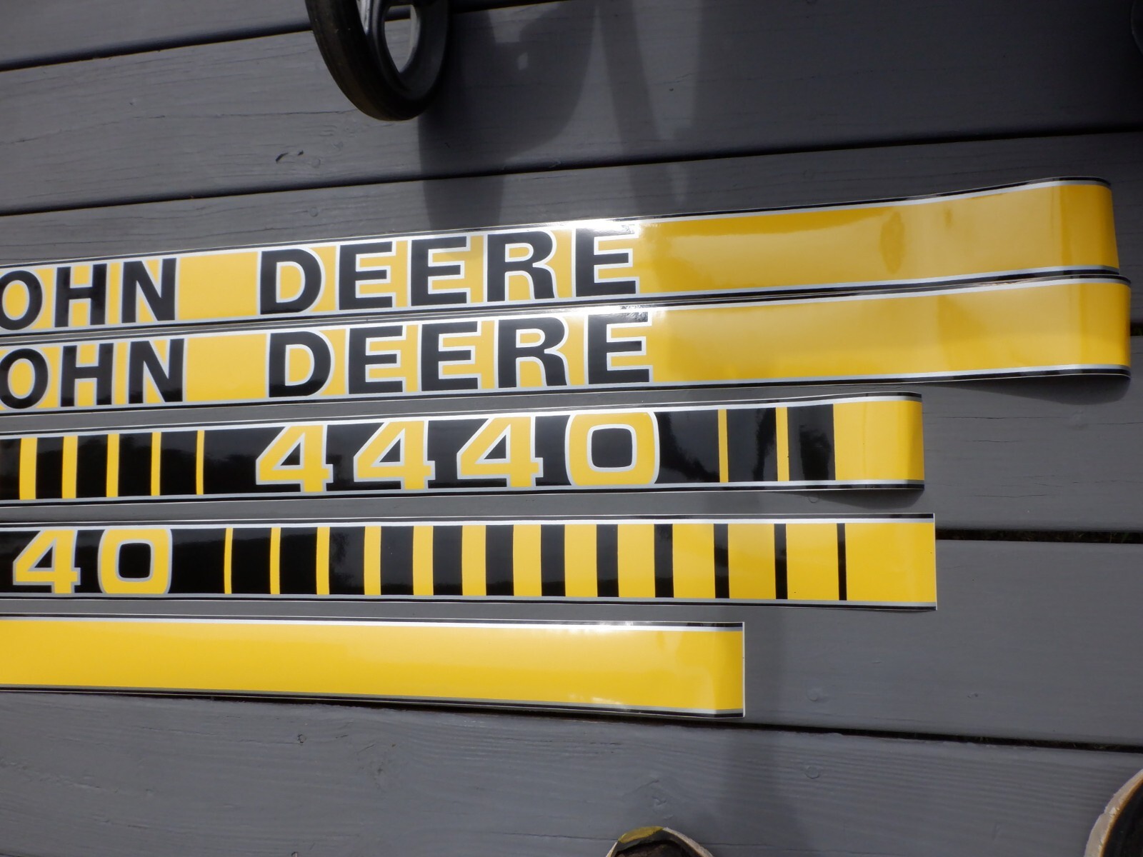 JOHN DEERE 4440 TP HOOD DECALS LATE MODELS. ALL DECALS ON HOOD. SEE DETAILS