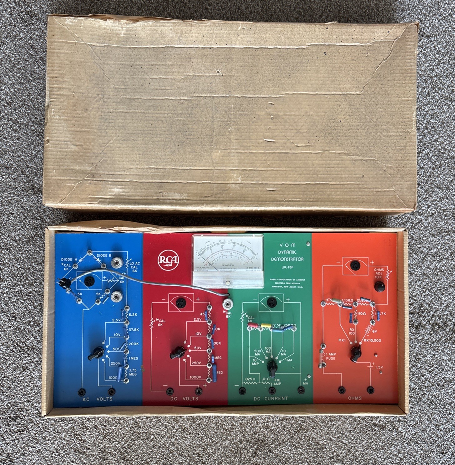 Vintage RCA V-O-M Volt-Ohm-Milliammeter Dynamic Demonstrator Radio Kit WE-95A