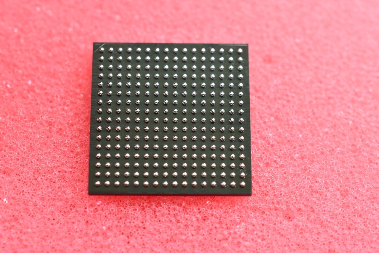 Altera MAX 10 Field Programmable Gate Array (FPGA) IC 178 1677312 50000 256-LBGA