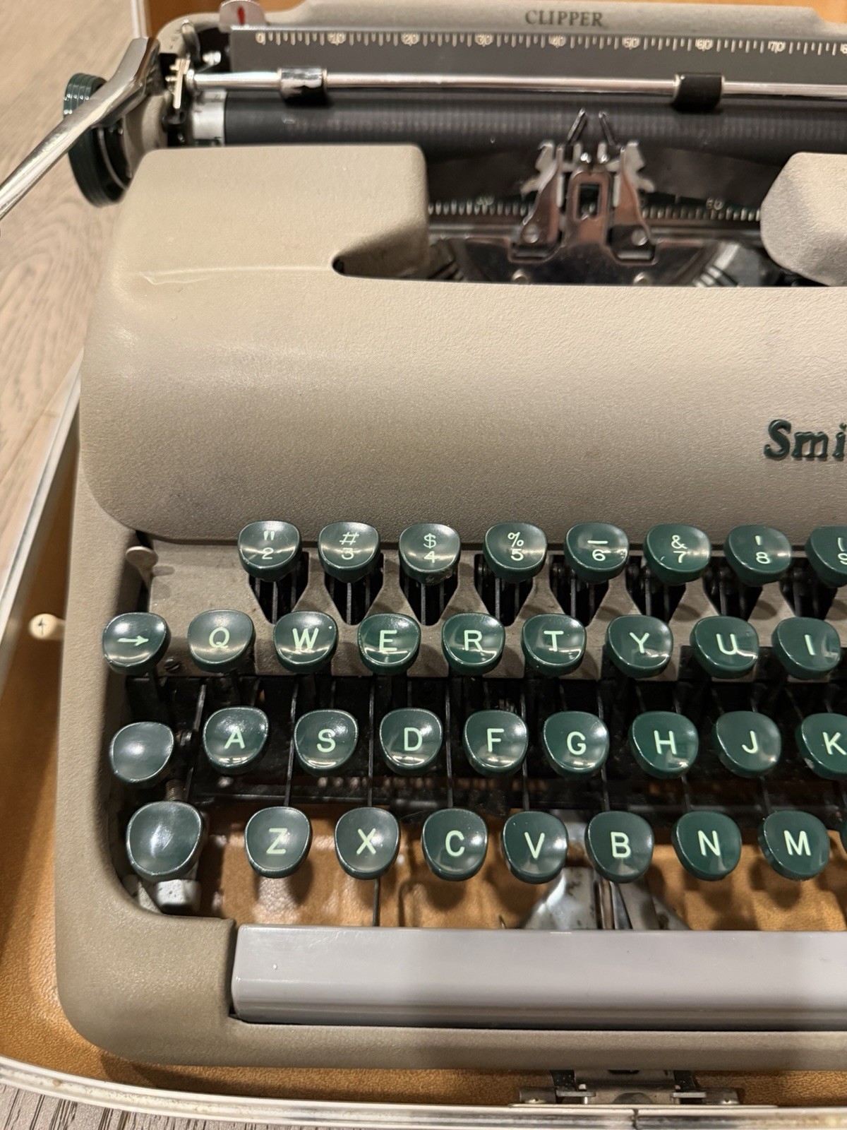 Smith-Corona Clipper Typewriter with Hard Carrying Case, Green Keys