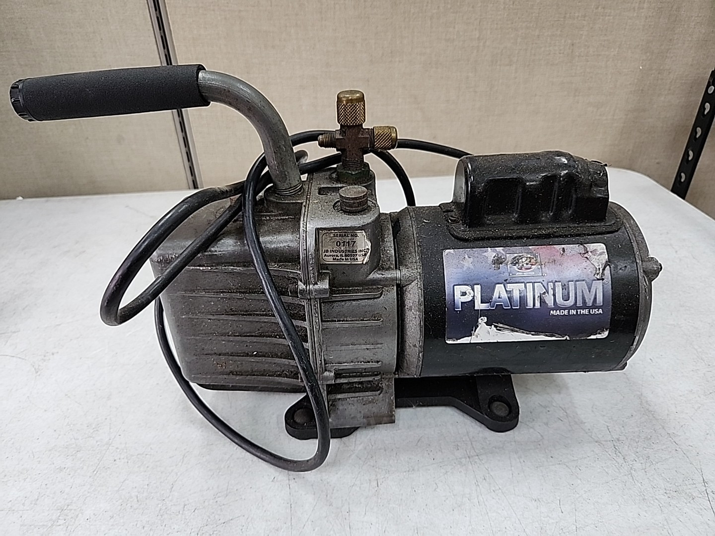 JB Industries DV-200N Platinum Vacuum Pump Working.