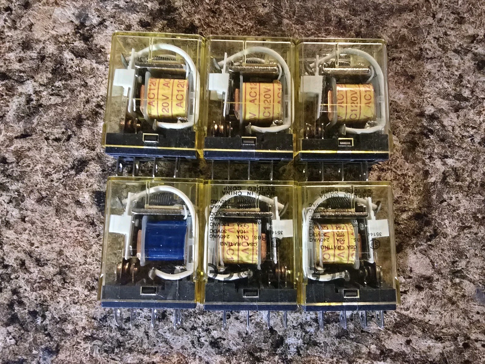 *QTY 6* IDEC RH1B-UL-AC120V Relay RH1B-UL-120VAC