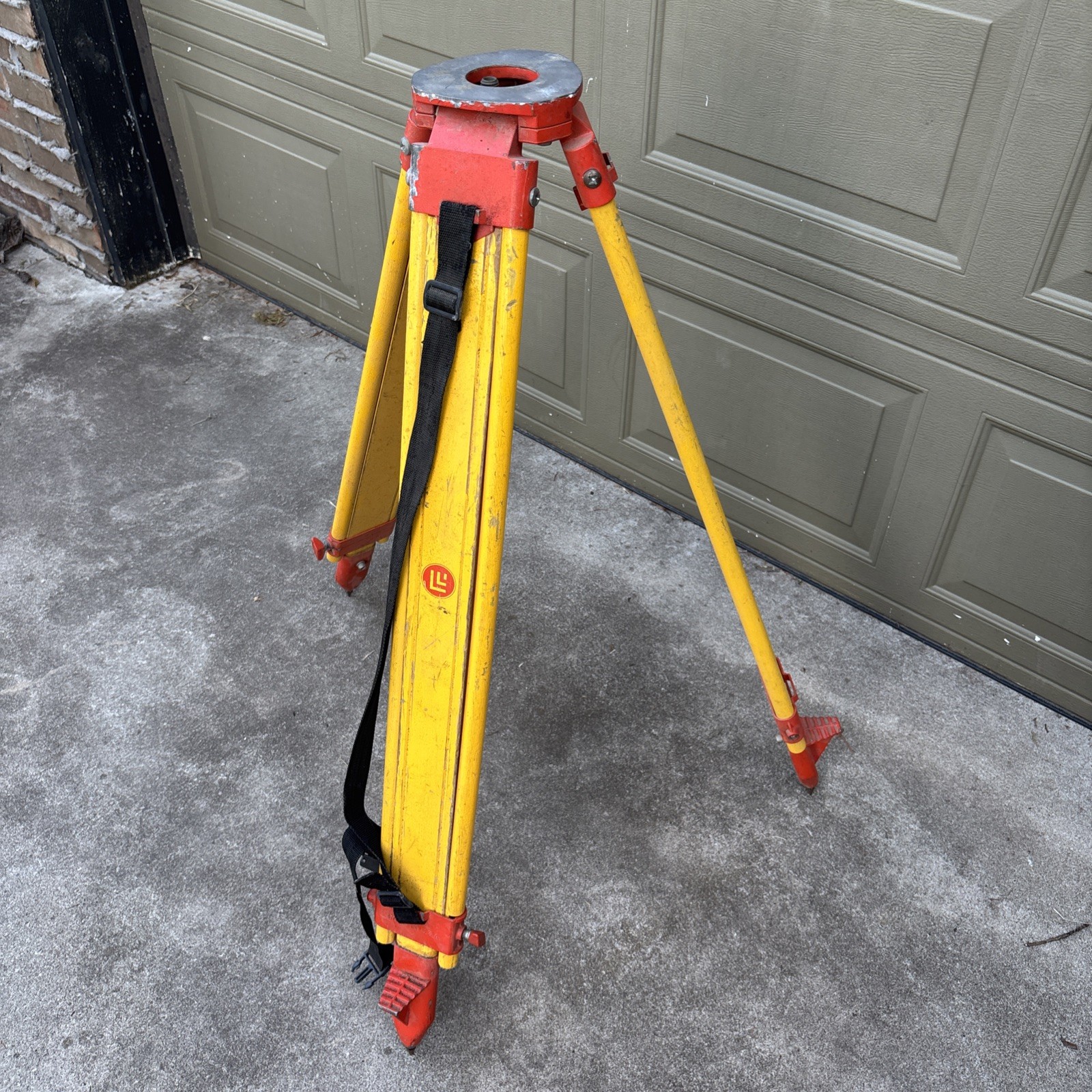 Sokkia Hardwood surveying Tripod w/Metal Hardware.