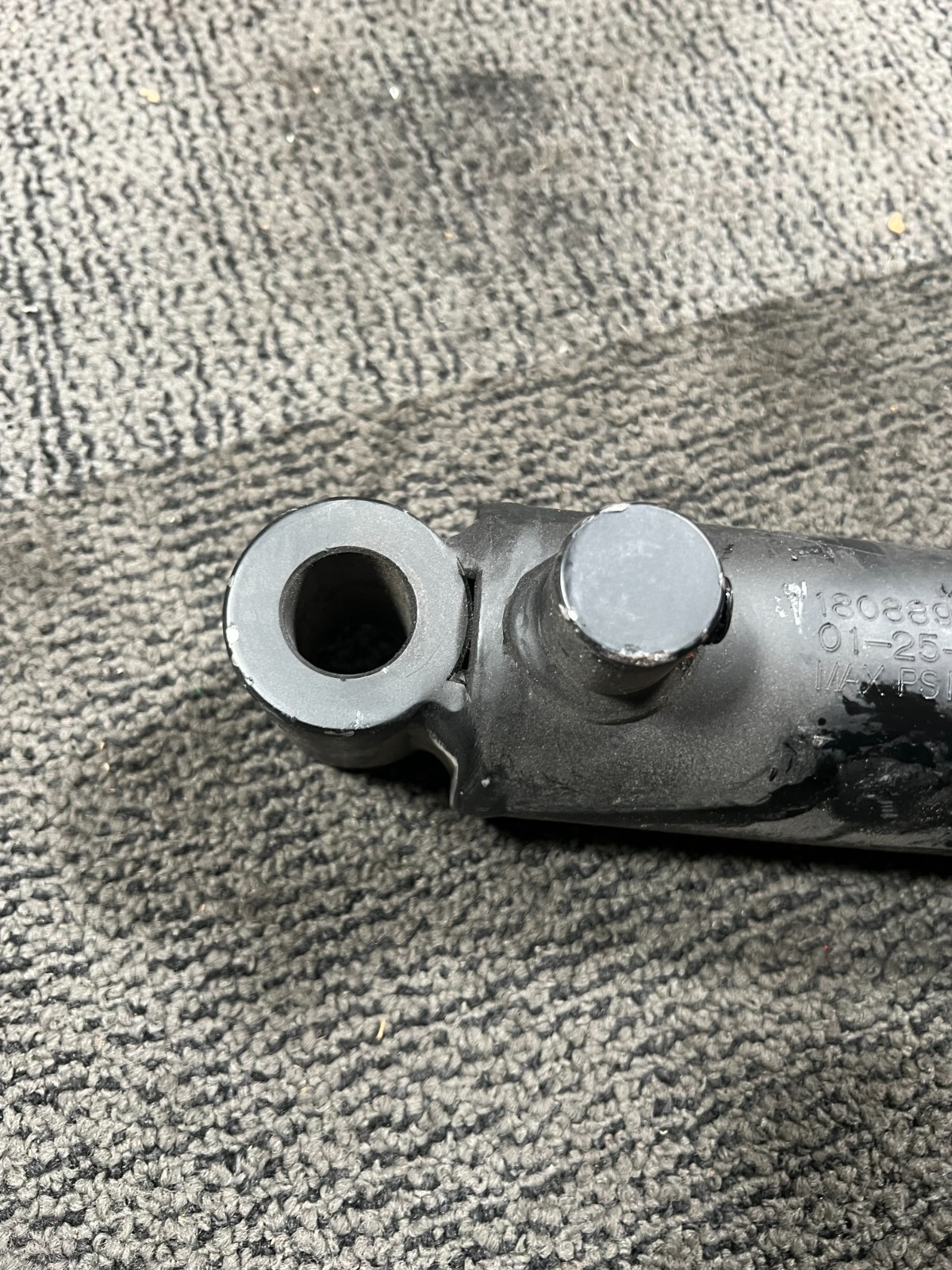 Welded Hydraulic Cylinder 2.89″ OD x 23.5″ Retracted x 1.22″Rod 2500psi 1808890A