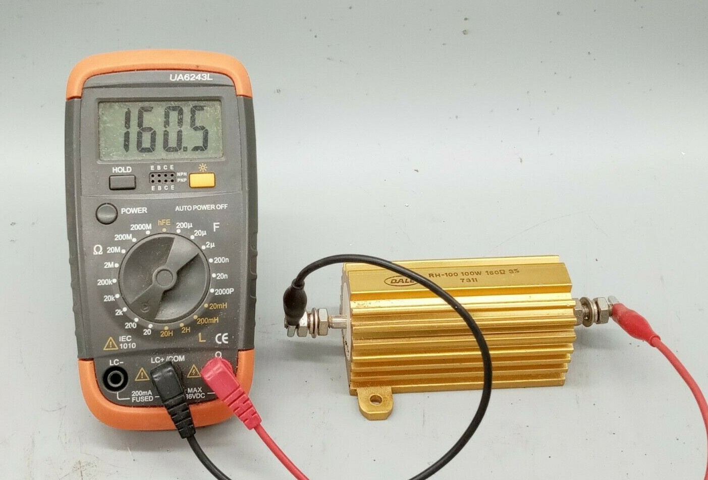 1 QTY Dale RH-100 – 160 Ohm – 3% – 100W Resistor 7311