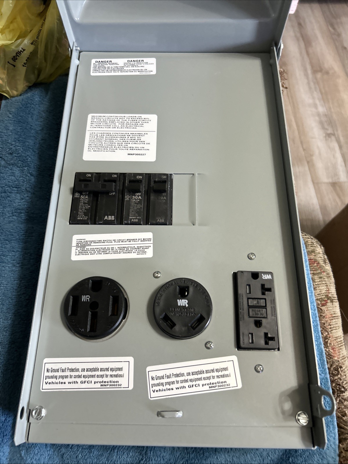Midwest U075CTL010 Weatherproof RV Power Centre 100A 50/30/20 Open Box