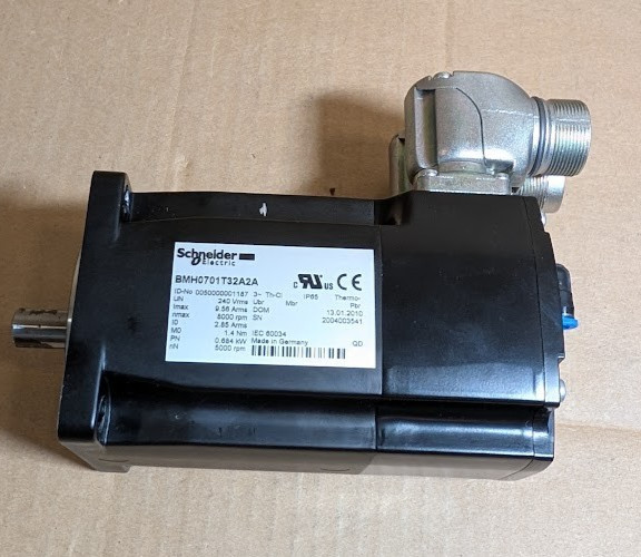 Schneider Electric BMH0701T32A2A Lexium 32 Servo Motor, 8000rpm, .68kW (New NB)