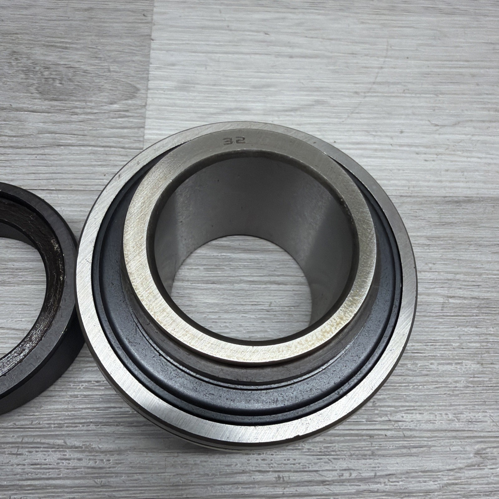 Pacific Industries HC-211-32 HC211-32 Insert Bearing W/ Lock Collar, New