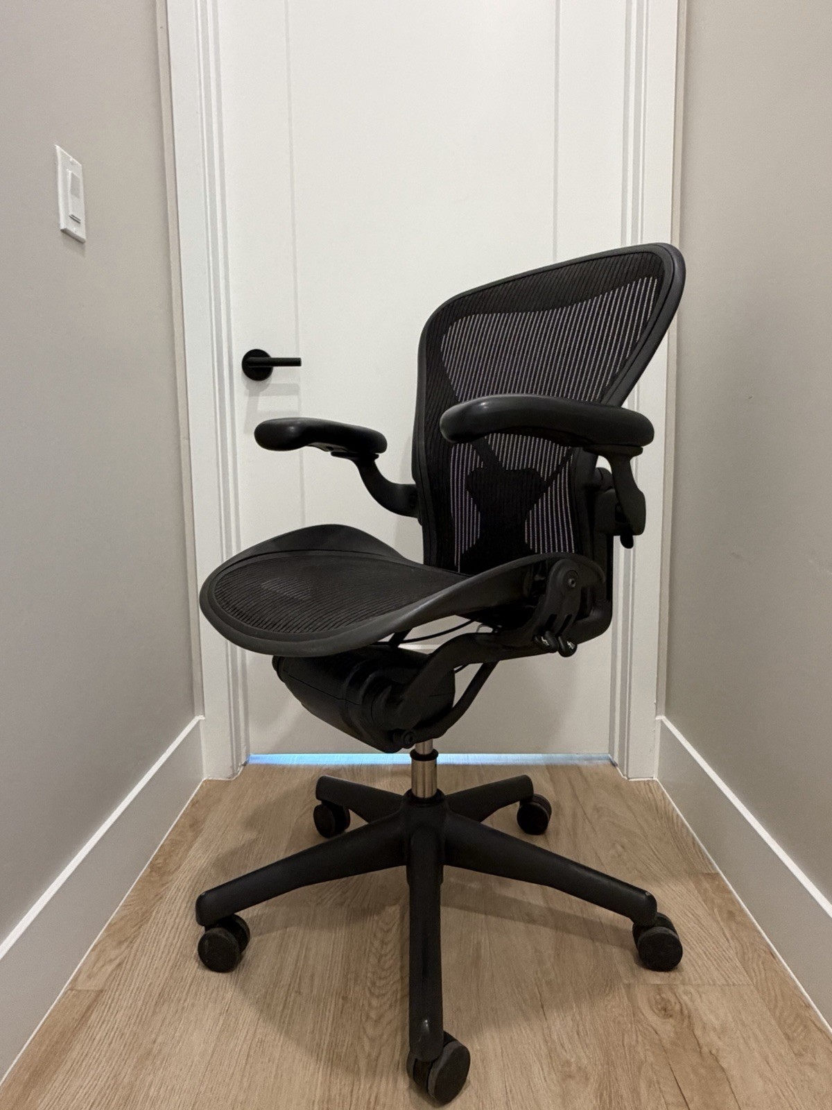 Herman Miller Aeron Classic Desk Chair | Size C | Black | 9.5/10