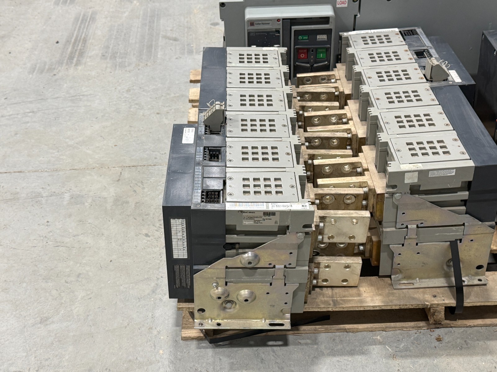Square D Masterpact NW40H 4000A 3-Pole 600V Circuit Breaker S# 085326608302