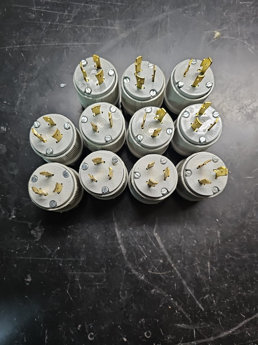 Lot 11 ARROW-HART 6242 LOCKING PLUG 20A 125/250V 3P 3W GRD NEMA L-10-20P