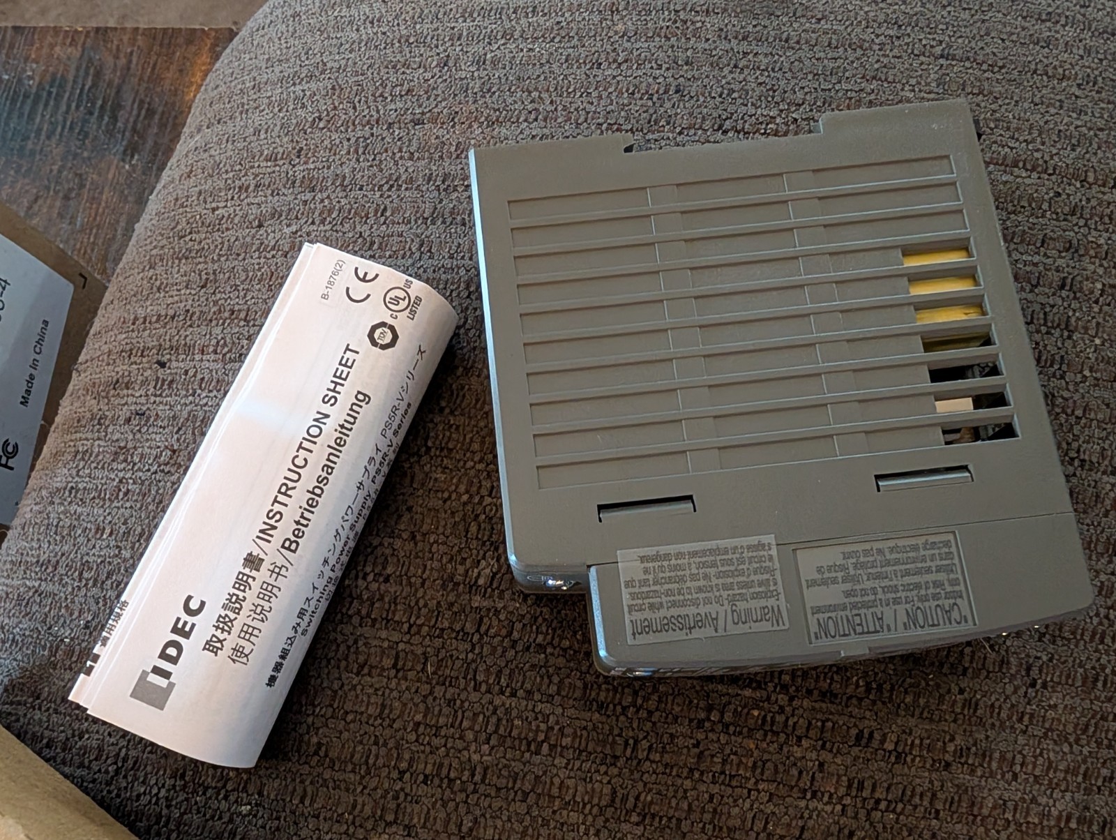 IDEC PS5R-VC24 Power Supply, 30W, Input: 100-240 VAC, Output: 24 VDC