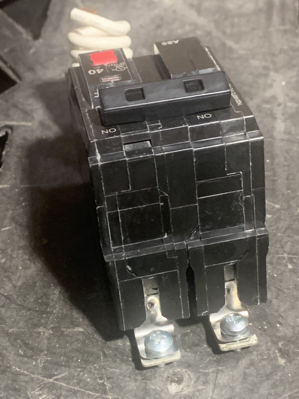 GE THQB2140GFT2 Miniature Circuit Breaker 2 Pole, 40A GFCI, 10kA @ 120/240VAC
