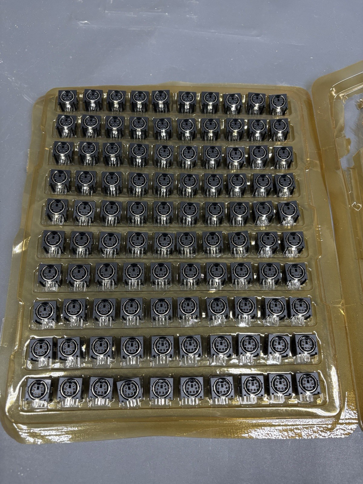Lot of 100 Mini-DIN 8 Pin Female Panel Mount Connectors PCB Through Hole Socket
