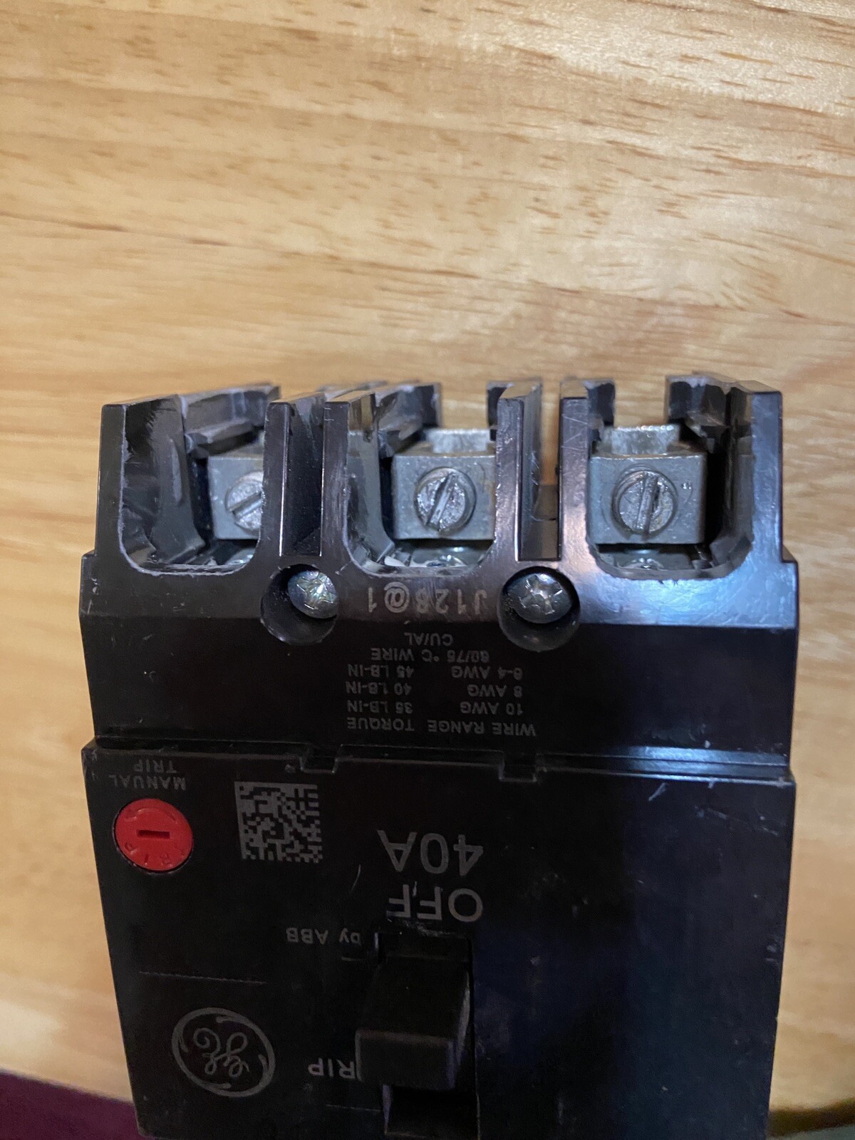GE TEY340 TEY M02 340 3 Pole 40A 277/480 TEY Bolt On Circuit Breaker