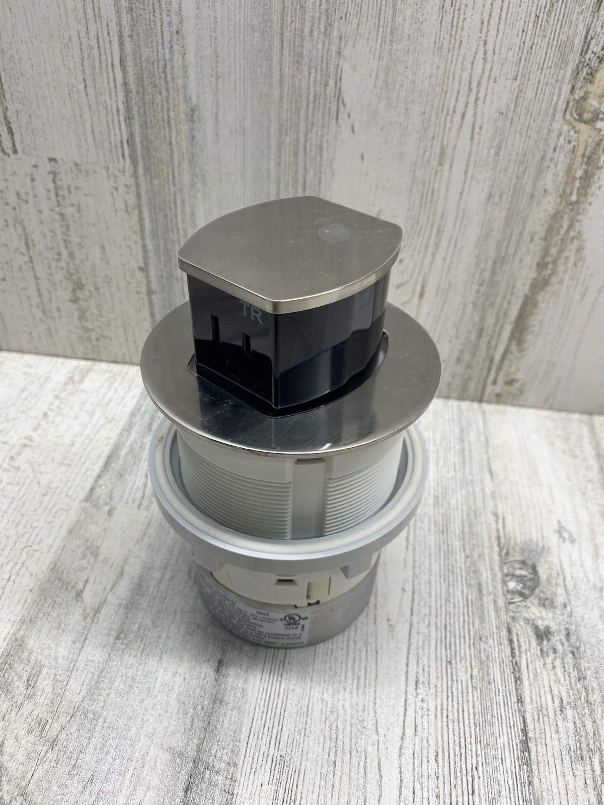 Hubbell Flush Mount Counter Receptacle Nickel Finish 15A 125V RCT201NI