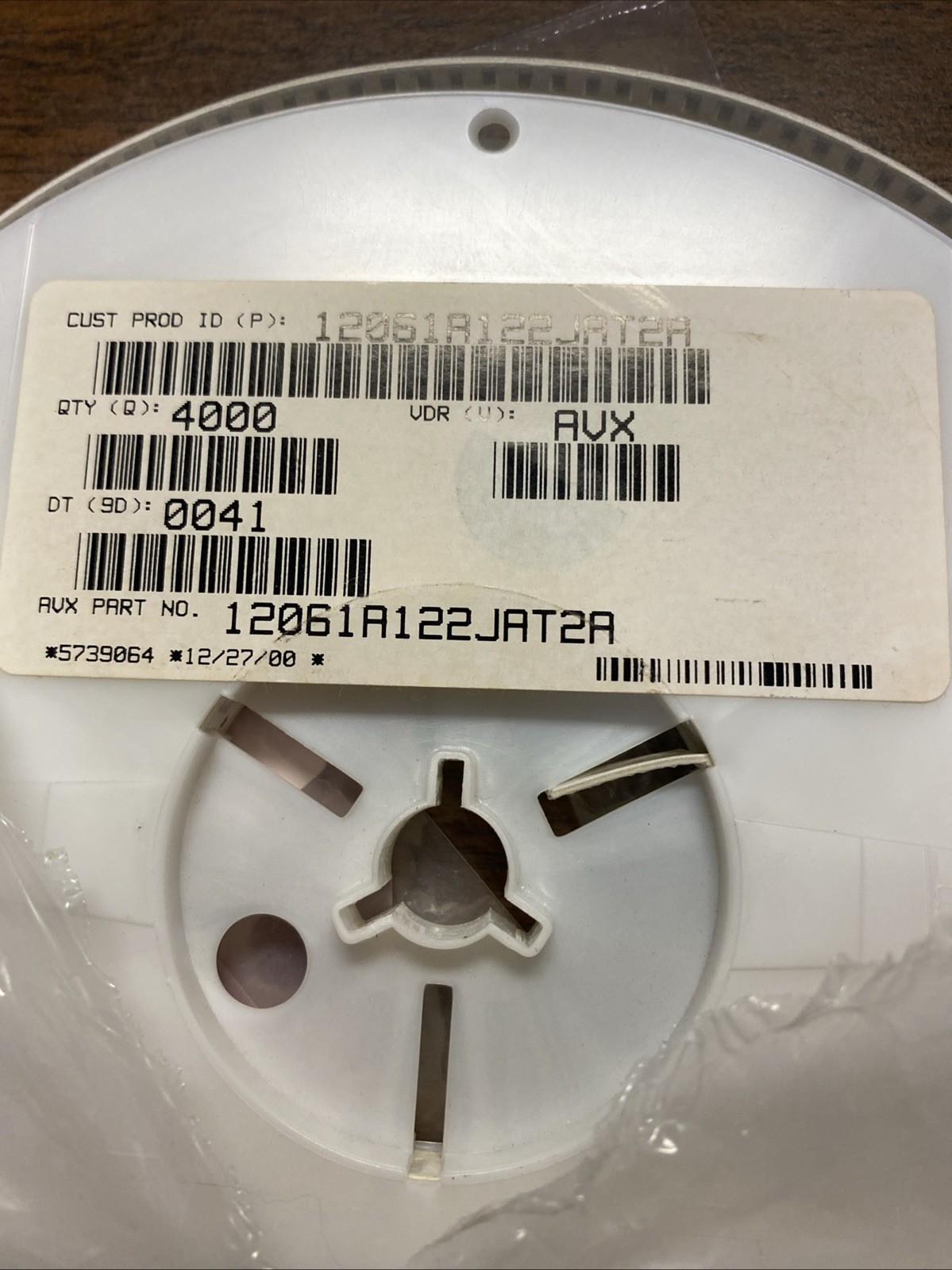 Lot of 100 Qty 12061A122JAT2A Capacitor New Old Stock