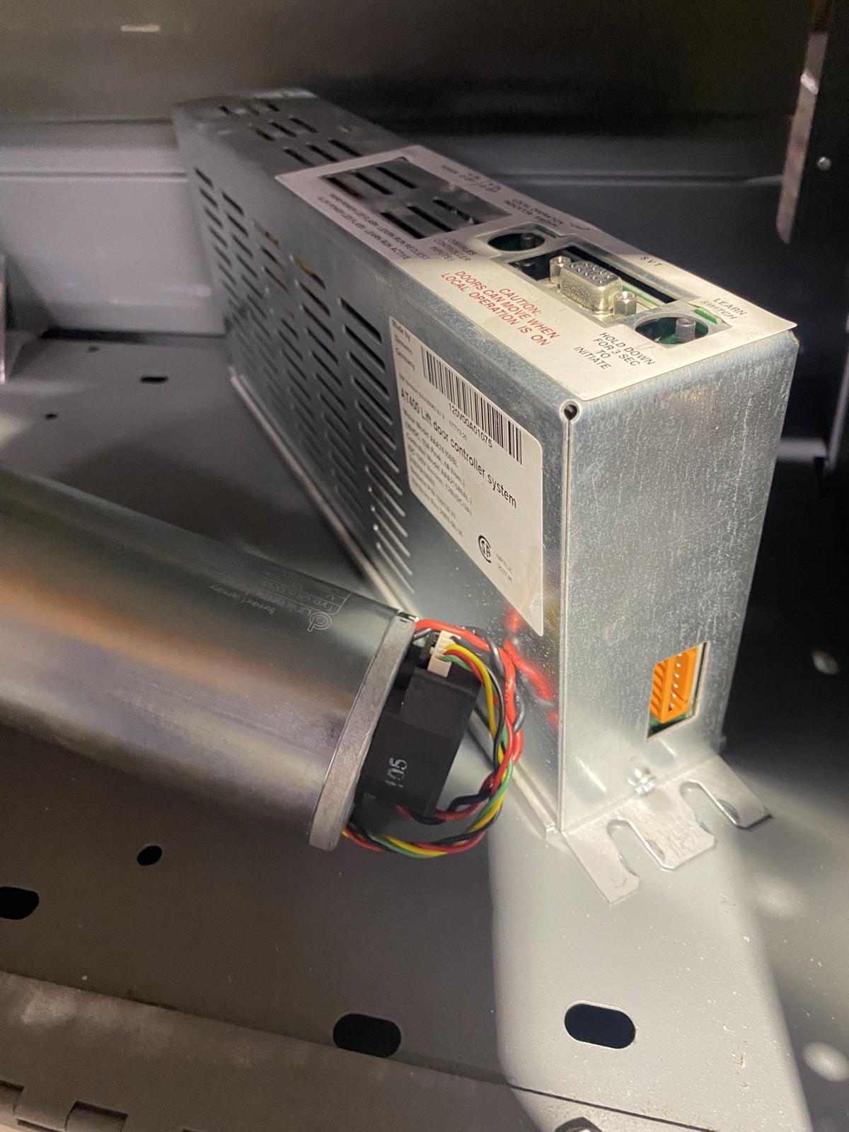 Otis AT400 Elevator Door Motor Right Handed Gen2 G2S 211 and Controller